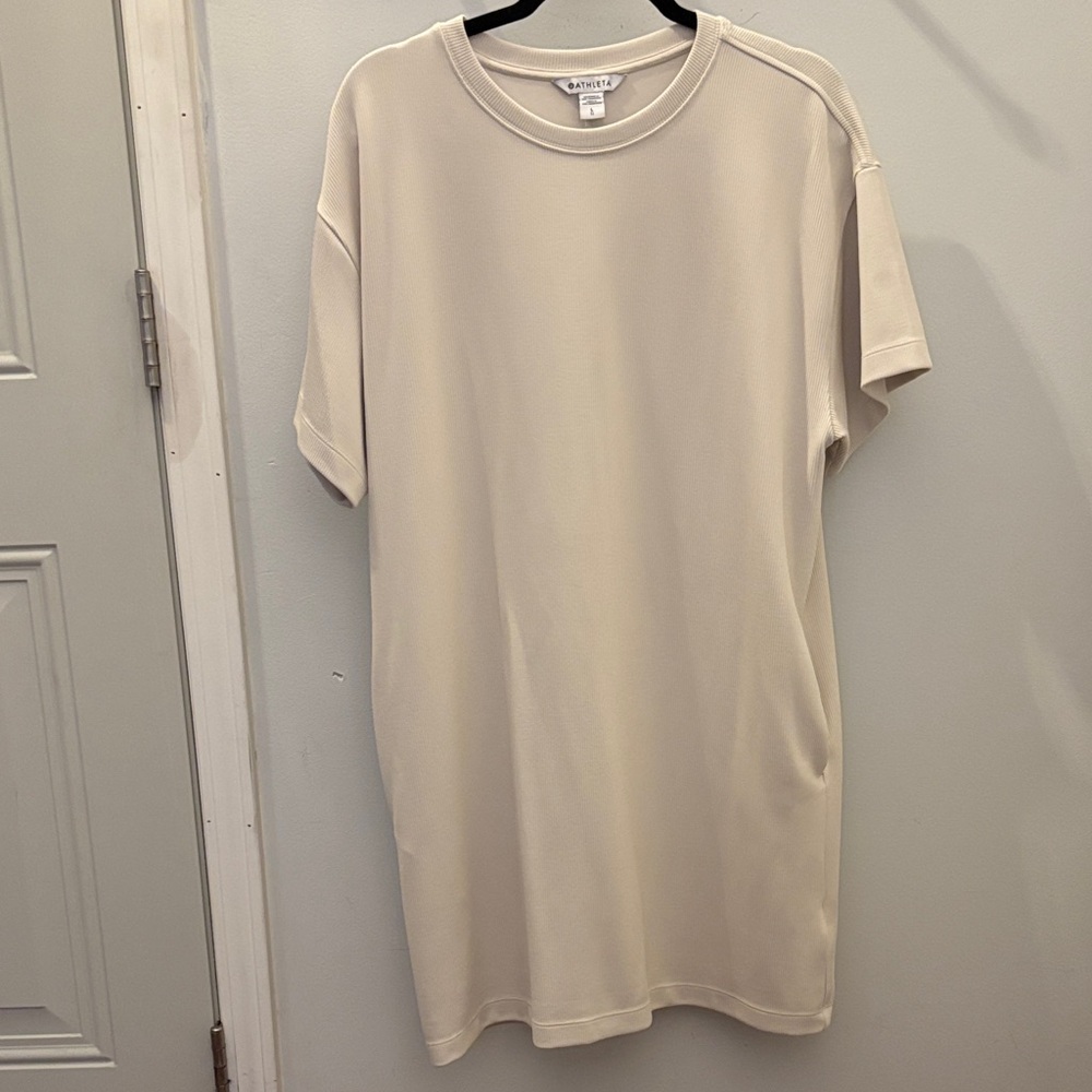 Athleta Women’s Cream Short Sleeve Dress